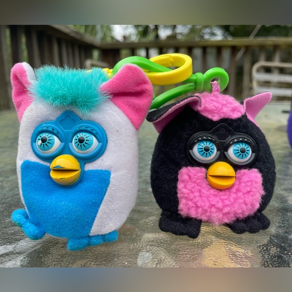 Vintage McDonalds FURBY 🎒 BACKPACK HANGARS - Picture 1 of 2